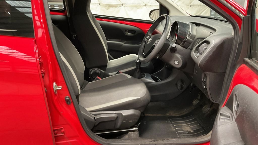 Used Toyota AYGO 2021 for sale - 76724959: Photo 10