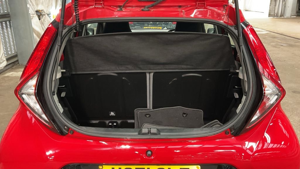 Used Toyota AYGO 2021 for sale - 76724959: Photo 12