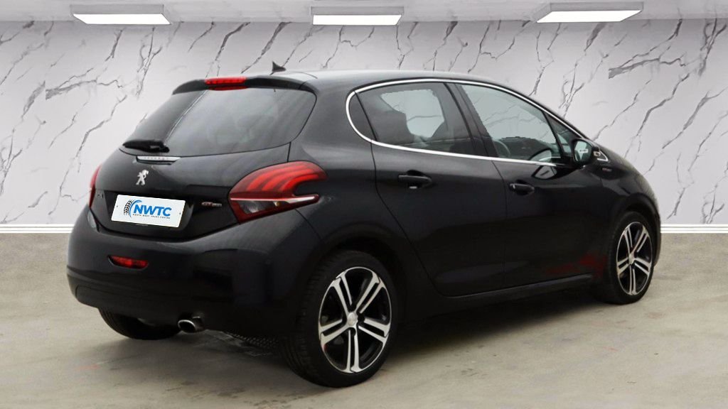 Used Peugeot 208 2017 for sale - 76768712: Photo 5