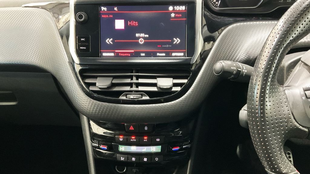 Used Peugeot 208 2017 for sale - 76768712: Photo 6