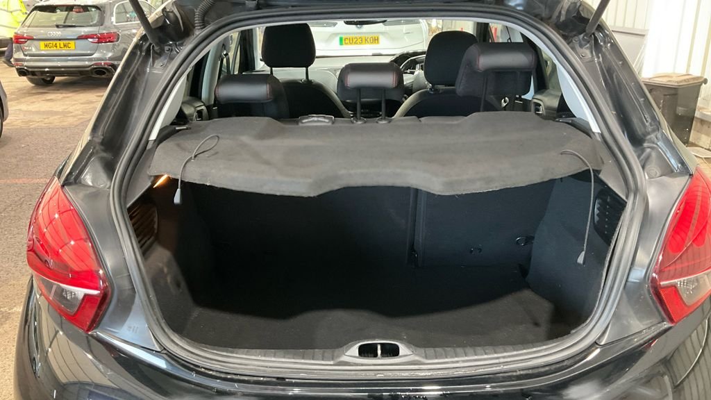 Used Peugeot 208 2017 for sale - 76768712: Photo 8