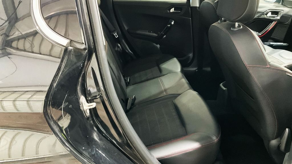 Used Peugeot 208 2017 for sale - 76768712: Photo 9