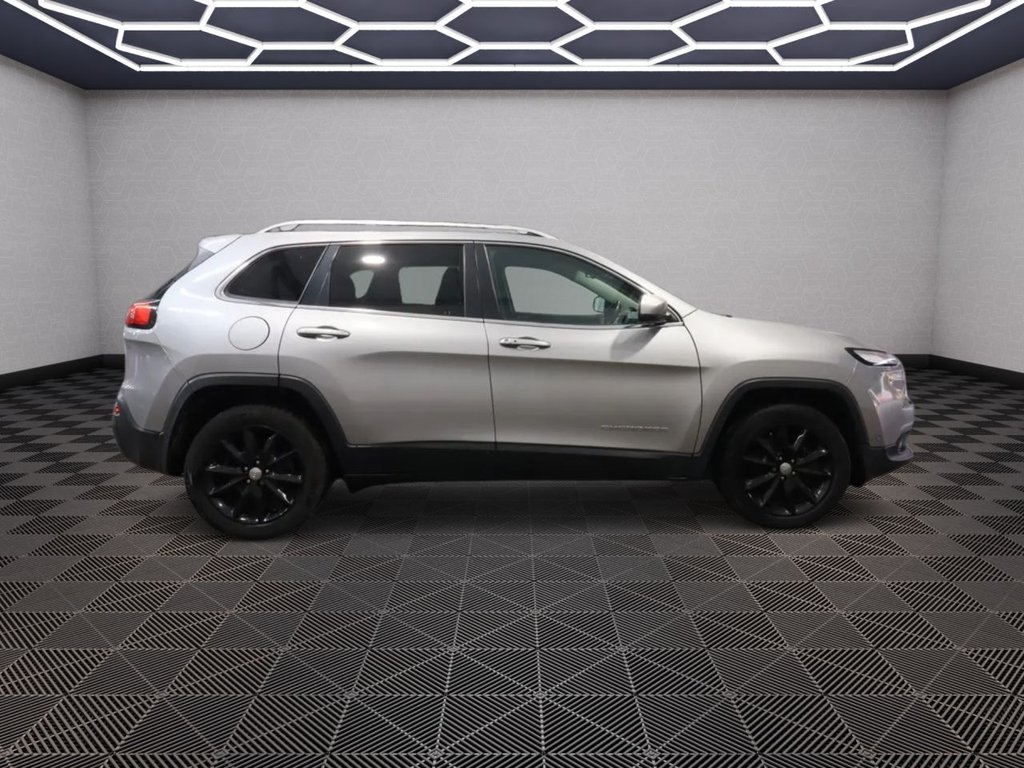 Used Jeep Cherokee 2015 for sale - 76386541: Photo 6