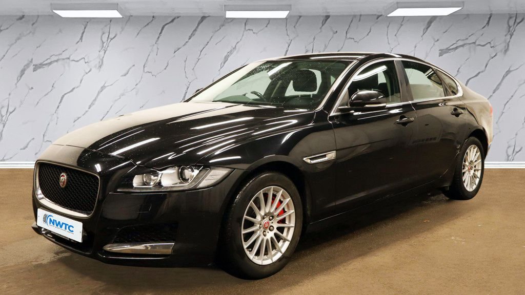Used Jaguar XF 2018 for sale - 76910427: Photo 3