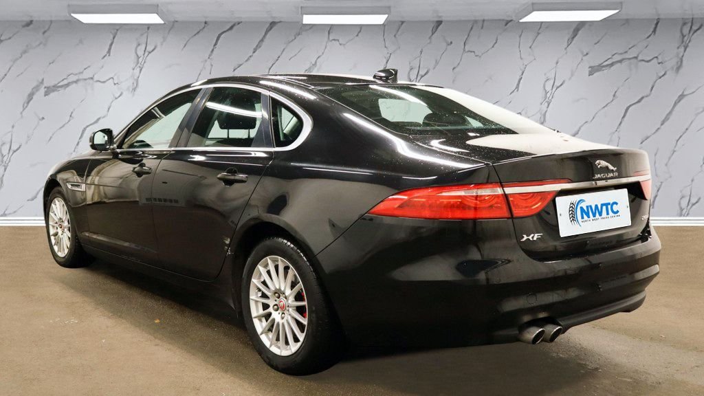 Used Jaguar XF 2018 for sale - 76910427: Photo 4
