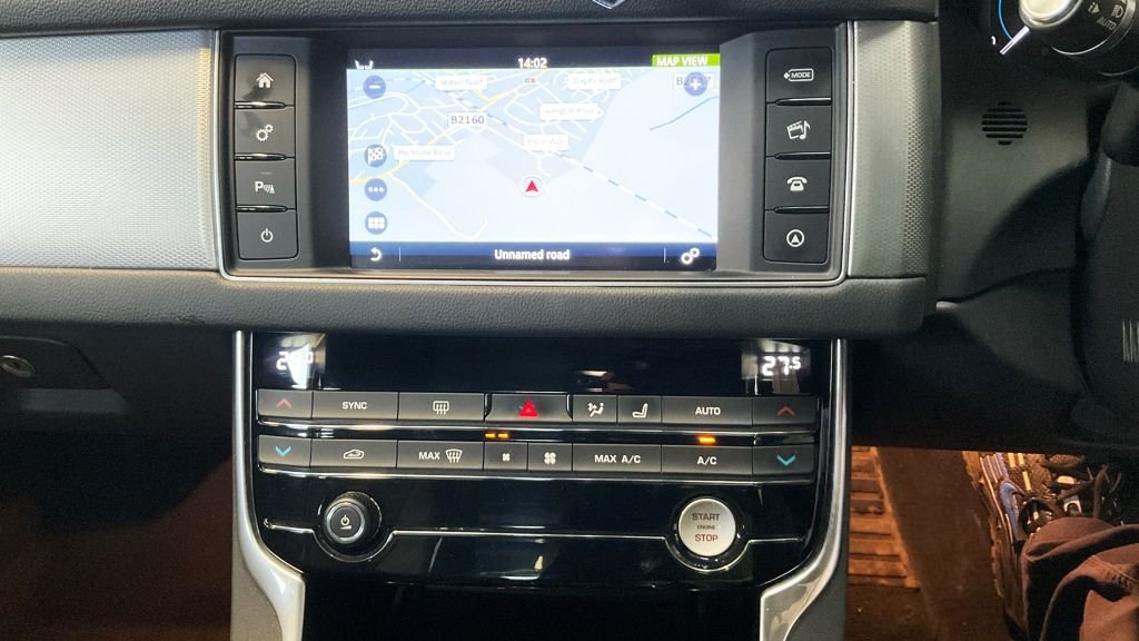 Used Jaguar XF 2018 for sale - 76910427: Photo 8