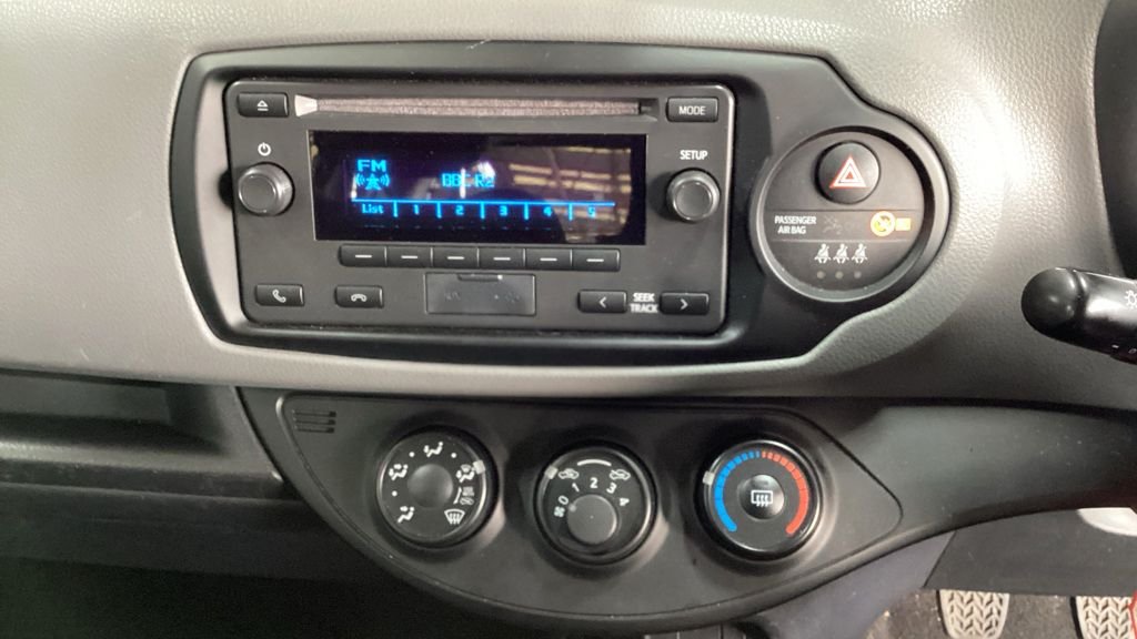 Used Toyota Yaris 2018 for sale - 76768674: Photo 8