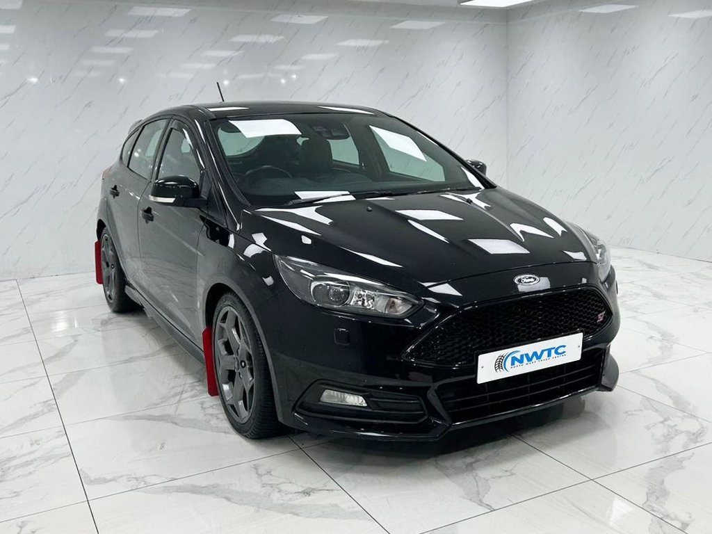 Used Ford Focus 2017 for sale - 76900390: Photo 2