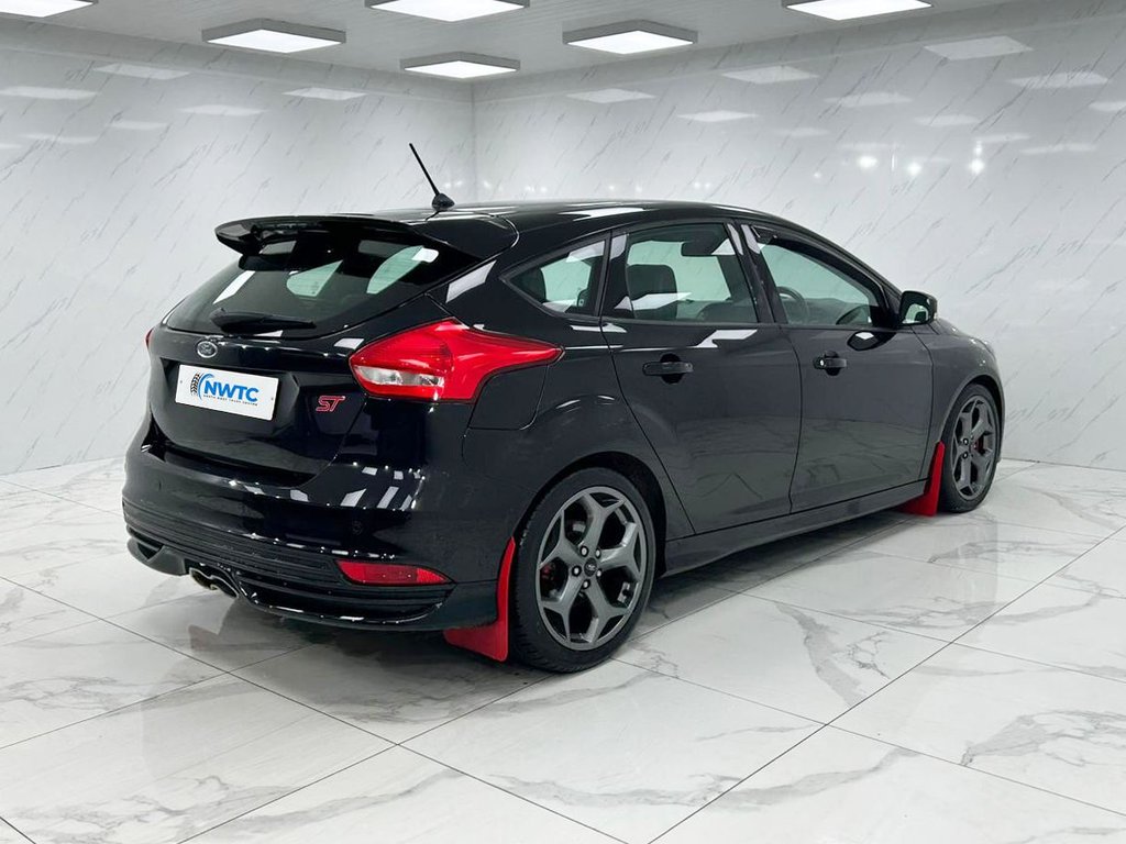 Used Ford Focus 2017 for sale - 76900390: Photo 6