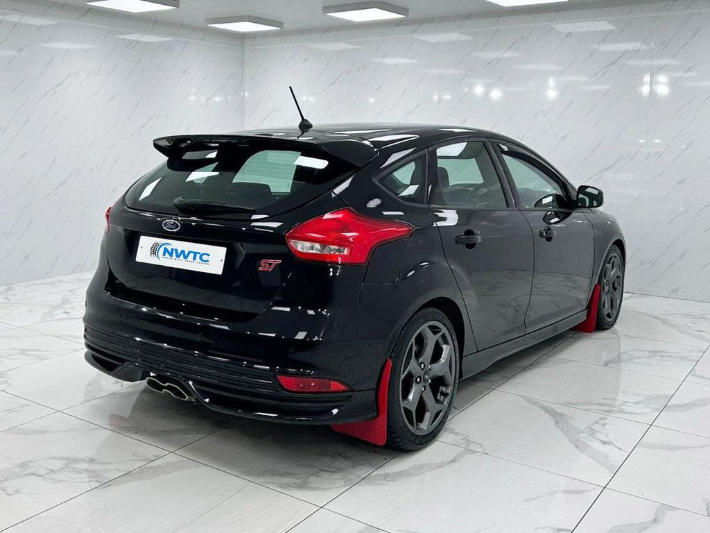 Used Ford Focus 2017 for sale - 76900390: Photo 7