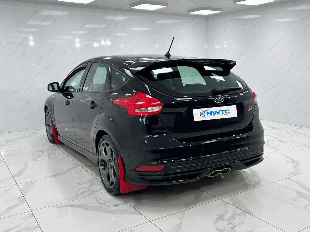 Used Ford Focus 2017 for sale - 76900390: Photo 9