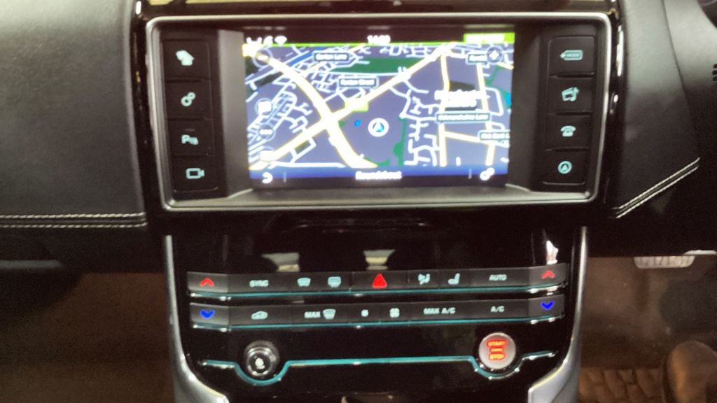 Used Jaguar XE 2015 for sale - 77734569: Photo 11