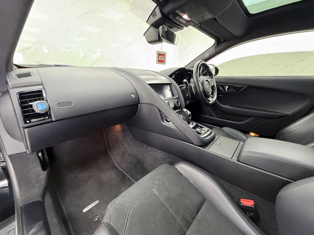 Used Jaguar F-Type 2020 for sale - 75992511: Photo 17