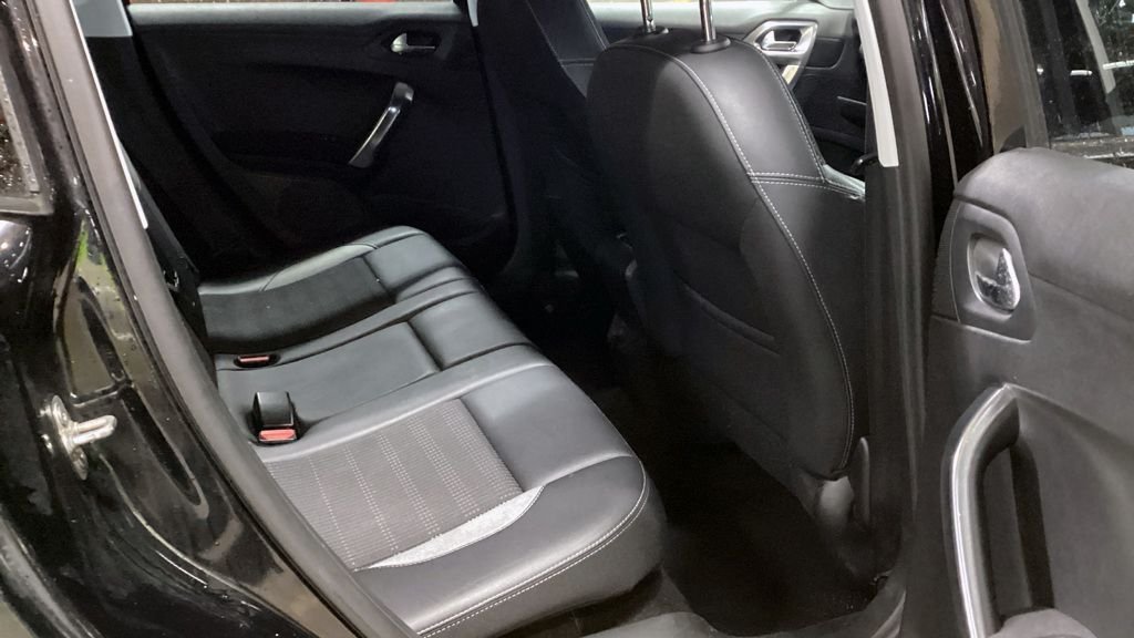 Used Peugeot 2008 2016 for sale - 76356922: Photo 11