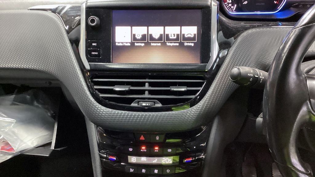 Used Peugeot 2008 2016 for sale - 76356922: Photo 8