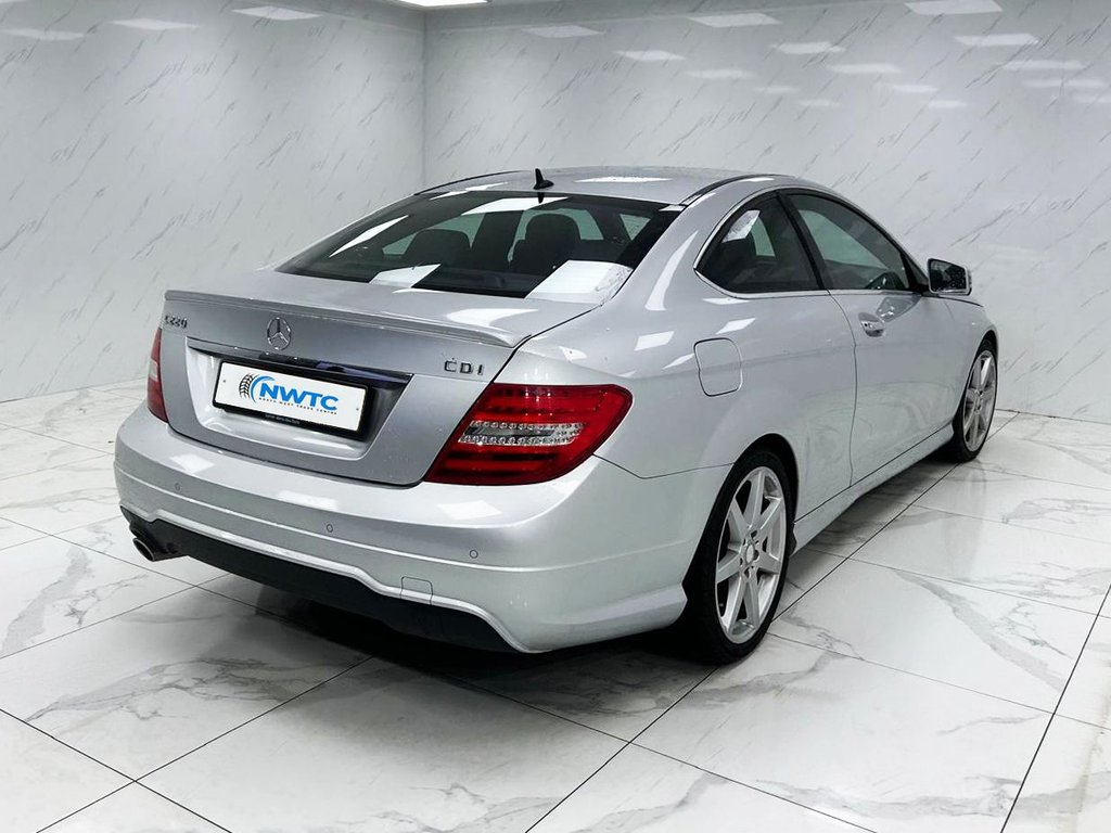 Used Mercedes-Benz C Class 2014 for sale - 77263822: Photo 8