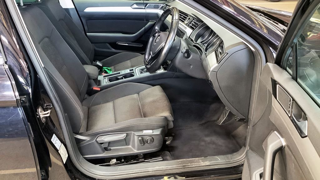 Used Volkswagen Passat 2018 for sale - 76430320: Photo 10