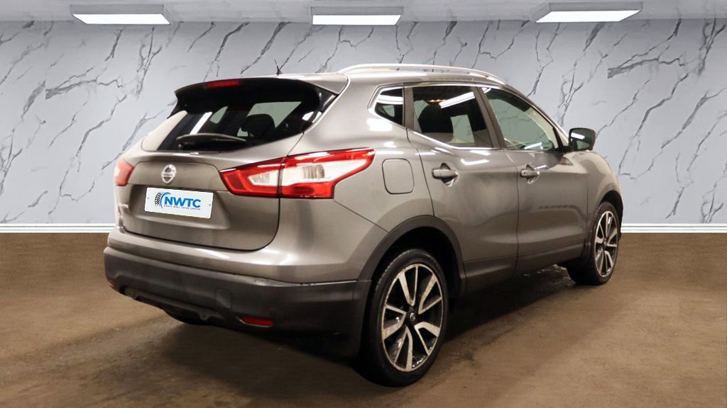 Used Nissan Qashqai 2015 for sale - 76768717: Photo 3