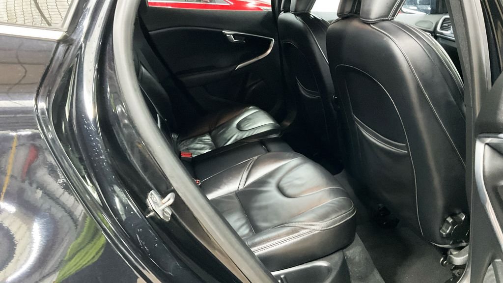 Used Volvo V40 2015 for sale - 77734761: Photo 15