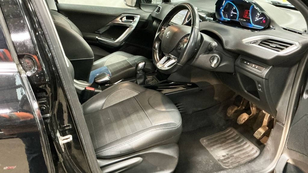 Used Peugeot 2008 2017 for sale - 77463945: Photo 12