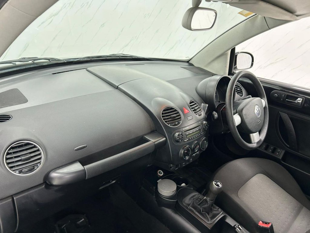 Used Volkswagen Beetle 2010 for sale - 77165910: Photo 14