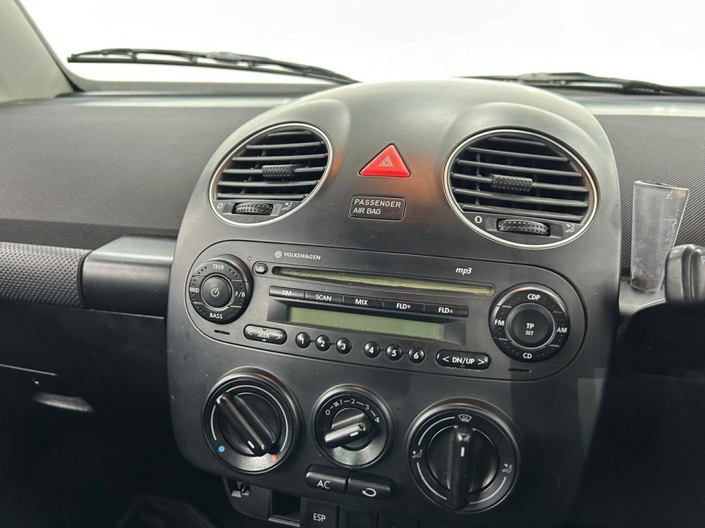 Used Volkswagen Beetle 2010 for sale - 77165910: Photo 15