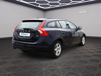 Used Volvo V60 2017 for sale - 75515351: Photo