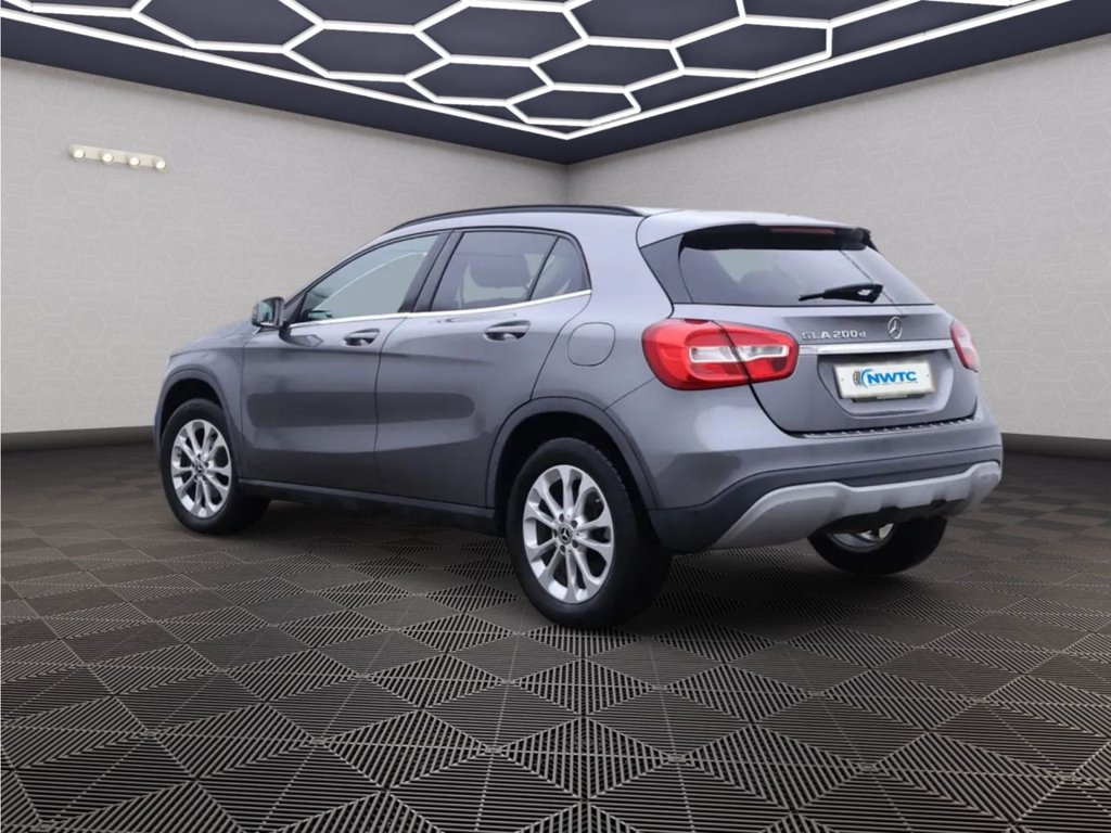 Used Mercedes-Benz GLA 2018 for sale - 76416923: Photo 3