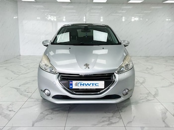 Used Peugeot 208 2012 for sale - 79518322: Photo