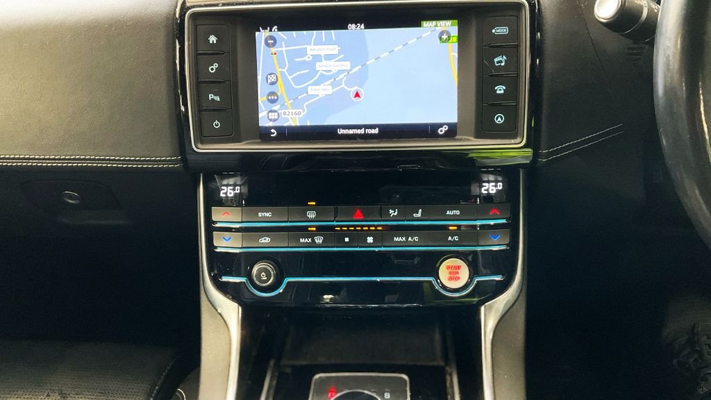 Used Jaguar XE 2017 for sale - 77172300: Photo 9