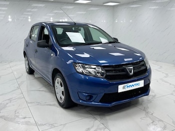 Used Dacia Sandero 2015 for sale - 76417498: Photo