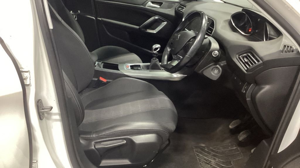 Used Peugeot 308 2018 for sale - 76430234: Photo 10