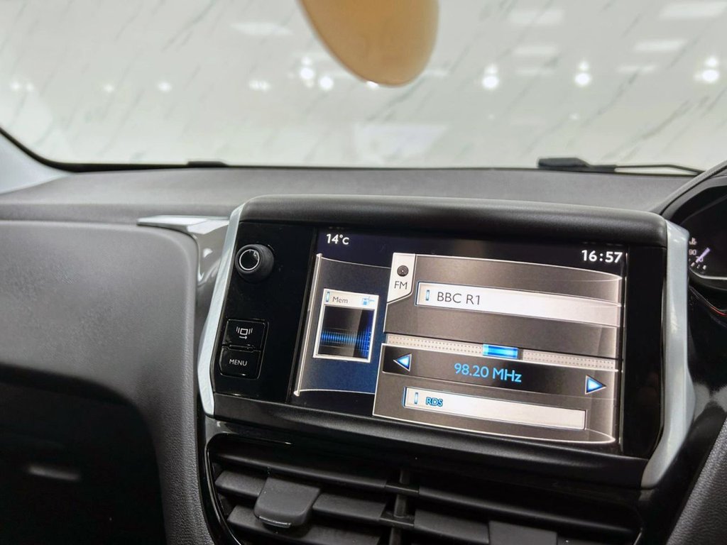 Used Peugeot 208 2012 for sale - 76558780: Photo 13