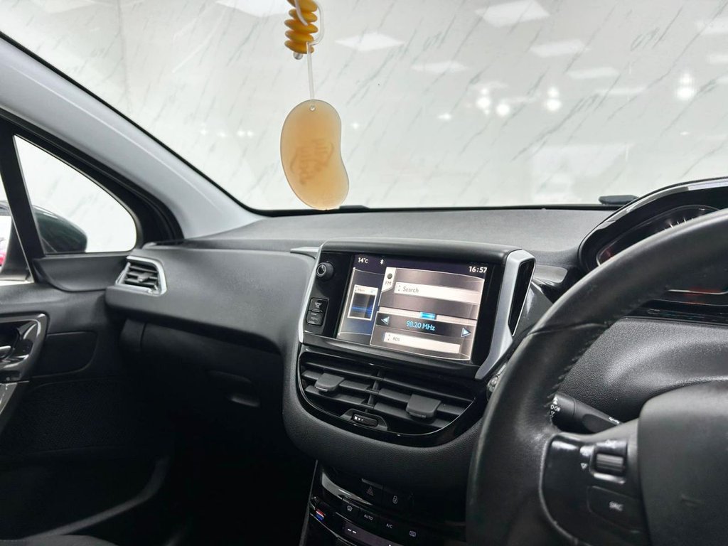 Used Peugeot 208 2012 for sale - 76558780: Photo 14