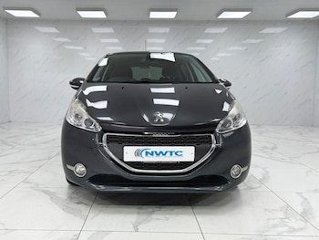 Used Peugeot 208 2012 for sale - 76558780: Photo