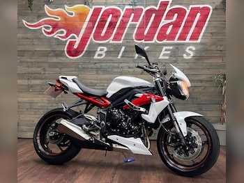 Used Triumph STREET 2014 for sale - bike-78898390: Photo