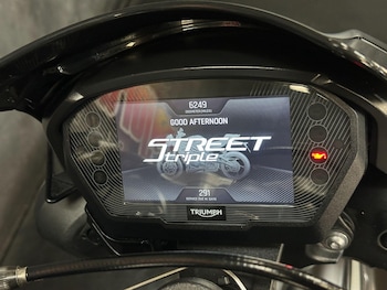 Used Triumph STREET 2021 for sale - bike-78585484: Photo
