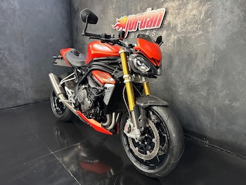 Used Triumph Speed Triple 1200 2023 for sale - bike-79169537: Photo