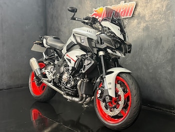 Used Yamaha MT-10 2019 for sale - bike-79268157: Photo