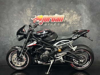 Used Triumph STREET 2017 for sale - bike-78830347: Photo