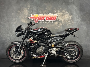 Used Triumph STREET 2017 for sale - bike-78586786: Photo