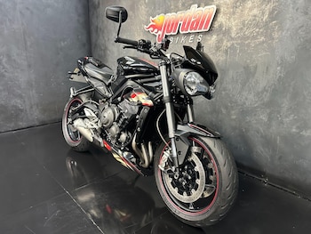Used Triumph STREET 2017 for sale - bike-78586786: Photo