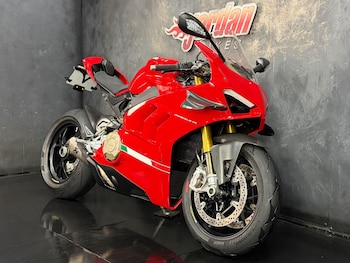 Used Ducati Panigale V4S 2020 for sale - bike-78585696: Photo
