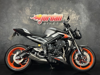 Used Triumph Street Triple 765 2024 for sale - bike-78891188: Photo