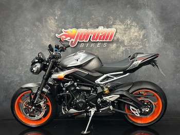Used Triumph Street Triple 765 2024 for sale - bike-78891188: Photo