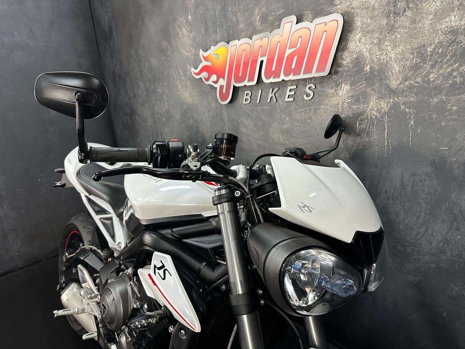 Used Triumph STREET 2018 for sale - 78783944: Photo 11