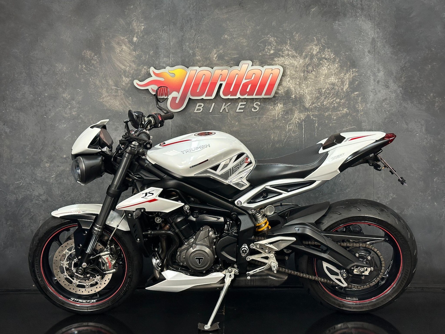 Used Triumph STREET 2018 for sale - 78783944: Photo 2