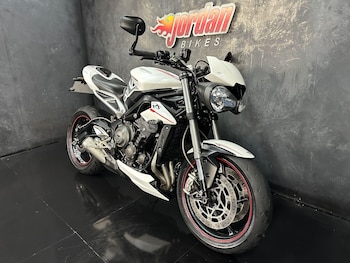 Used Triumph STREET 2018 for sale - bike-78783944: Photo