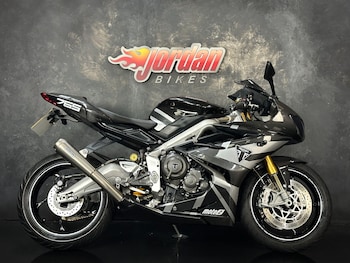Used Triumph Daytona Moto2 765 2020 for sale - bike-79168730: Photo