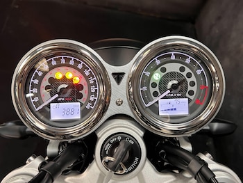 Used Triumph SPEED 2022 for sale - bike-78585751: Photo